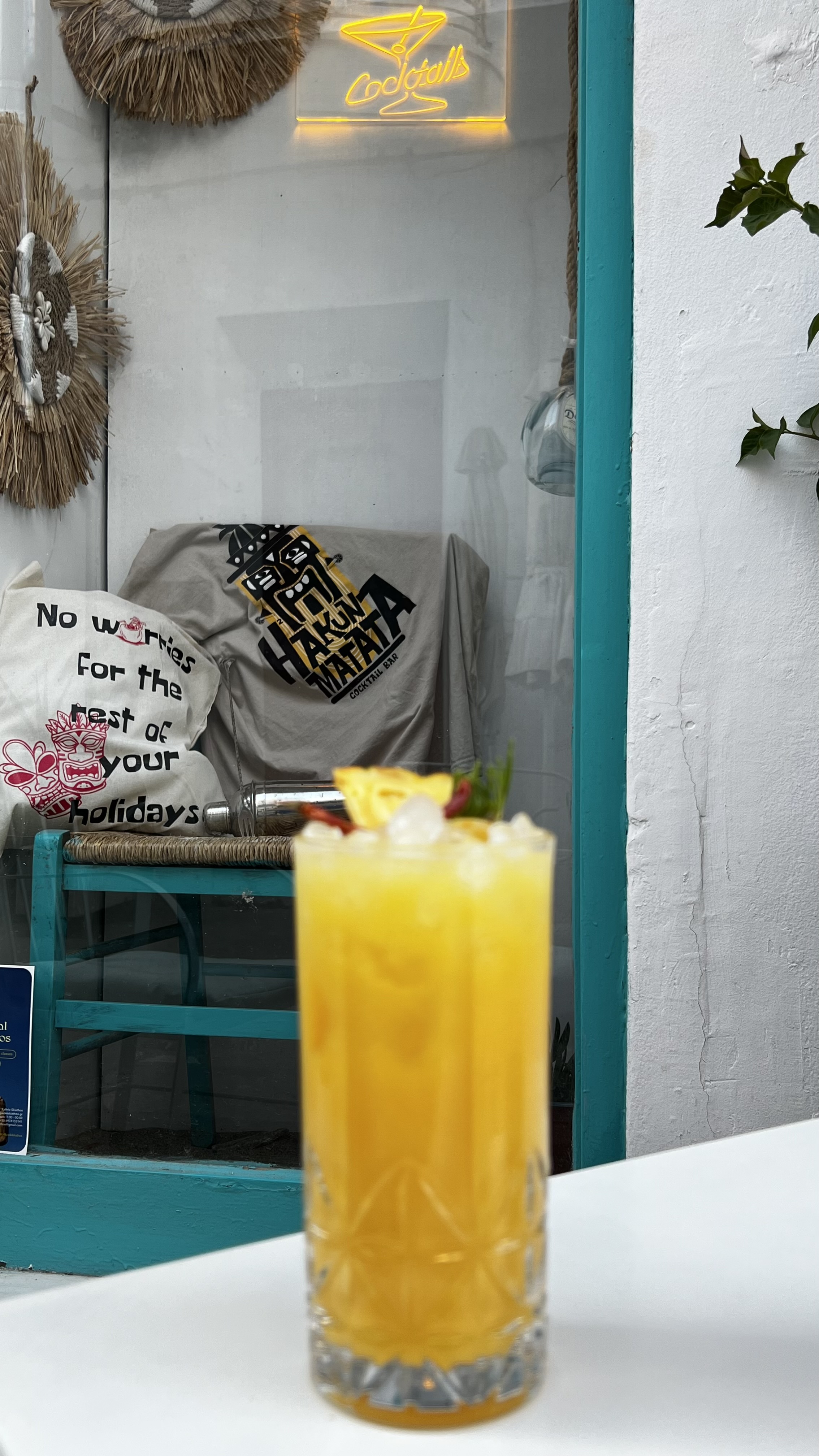 Hakuna Matata Bar Crowd